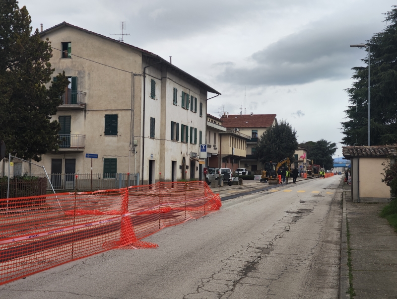 Via Piero della Francesca torna parzialmente a doppio senso di marcia: nuova ordinanza della Polizia Locale per modificare la disciplina del traffico nel tratto interessato dai lavori di Tecniconsul per la sostituzione della condotta del gas-metano