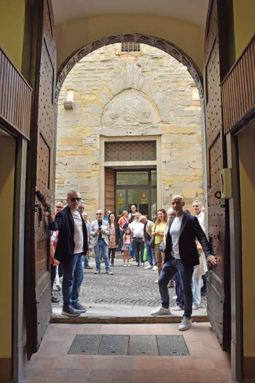 Inaugurati i lavori di riqualificazione da 189.000 euro del mercato coperto di corso Cavour: il complesso torner� a ospitare i commercianti storici e nuove attivit�, con un\'attenzione particolare all�inclusione sociale