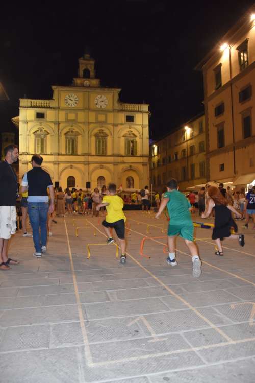 Gioved� 11 giugno la �Notte dello sport� nel centro storico di Citt� di Castello con i negozi aperti