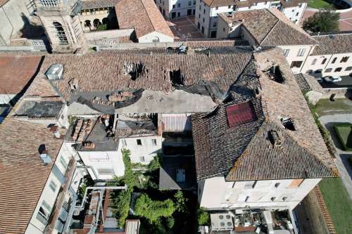 Luned� 6 luglio partiranno i lavori per la messa in sicurezza della copertura in legno e del campanile dell�ex ospedale di Citt� di Castello: le�modifiche alla viabilit� e alla sosta nell�area del cantiere�