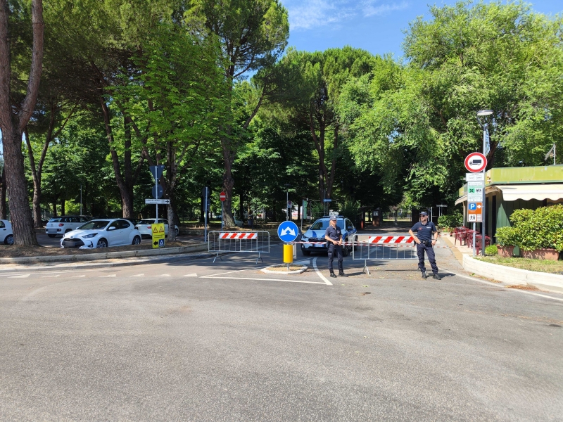 Maltempo a Citt� di Castello: piazzale Ferri e i giardini del Cassero chiusi fino alla conclusione delle verifiche sulla stabilit� degli alberi e delle operazioni di rimozione dei rami pericolanti