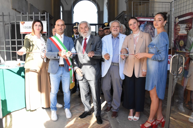 Citt� di Castello, la �citt� del libro�: Inaugurata oggi�la XXVI edizione della Mostra mercato nazionale del libro antico e della stampa antica con 40 espositori