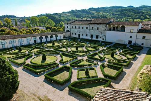 Ferragosto all�insegna dell�arte: Pinacoteca comunale aperta con Raffaello, Signorelli, Nuvolo e attivit� per le famiglie, insieme al Chiostro di San Domenico e alla Tela Umbra
